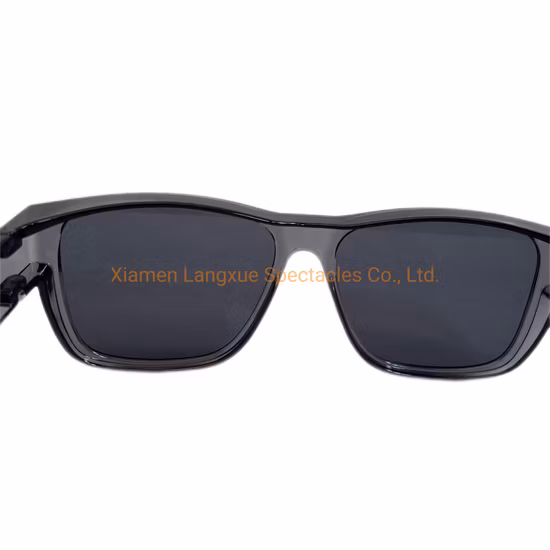 Óculos de sol Fitover com armação de PC cinza transparente com lentes fumê para áreas externas